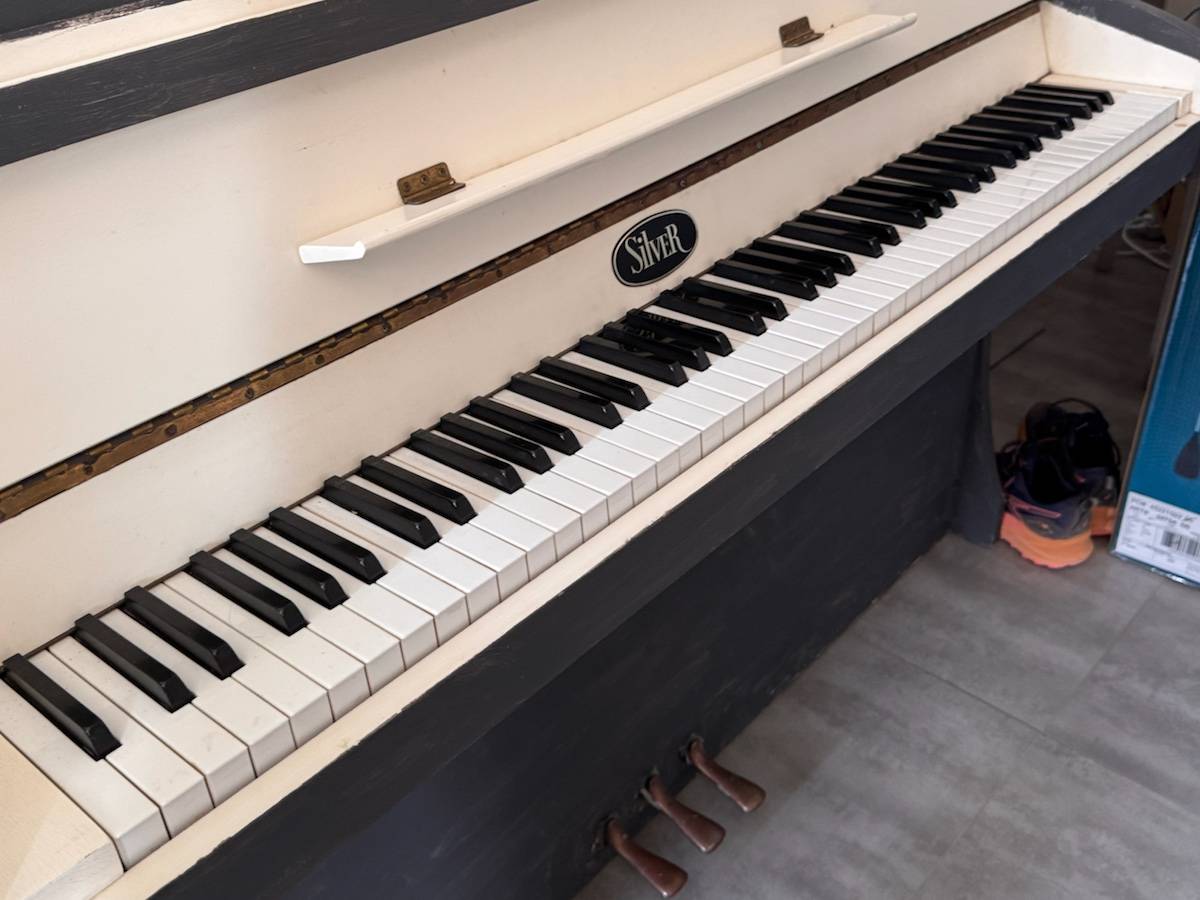 Piano droit