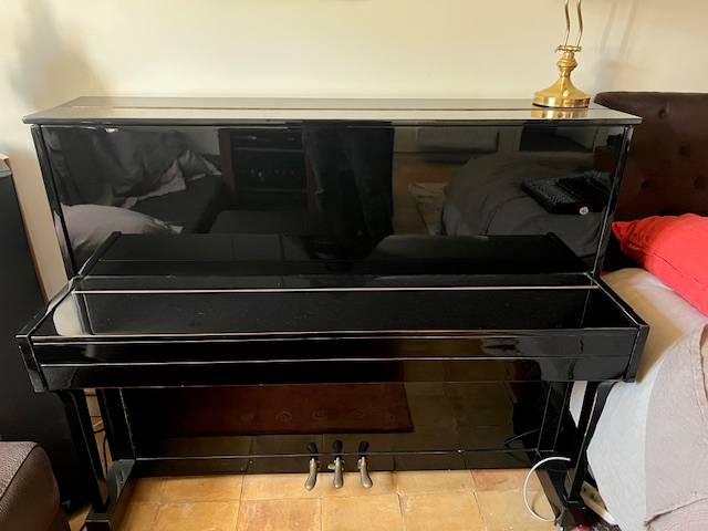 Piano droit Holstein
