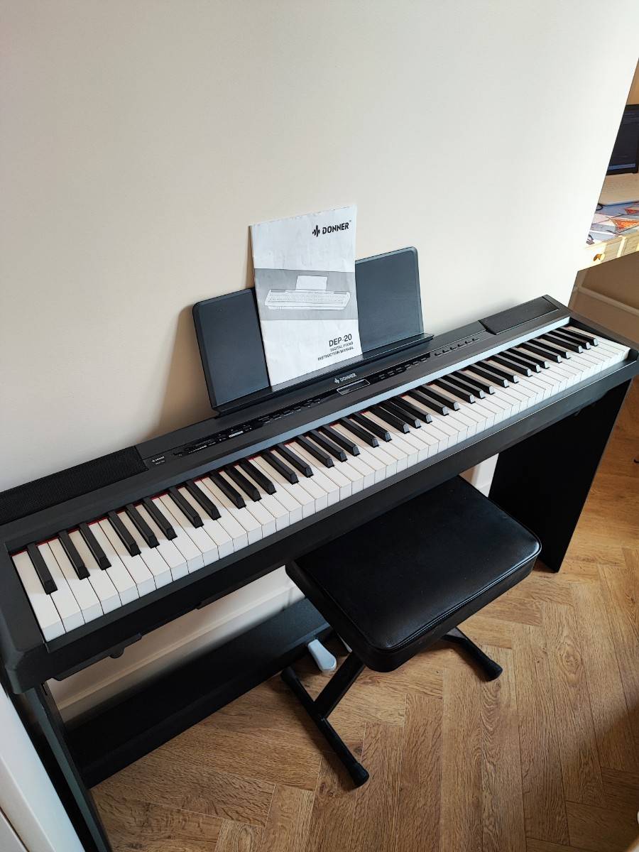 Piano numérique Donner DEP-20 + tabouret + pédales – excellent état