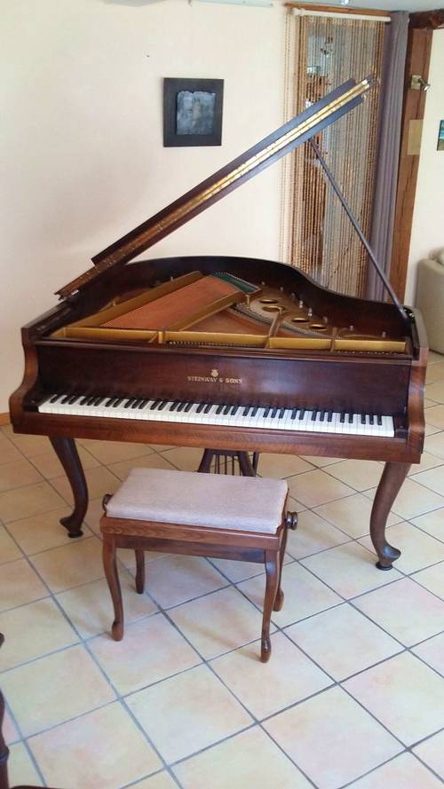 Piano à queue Steinway Chippendale