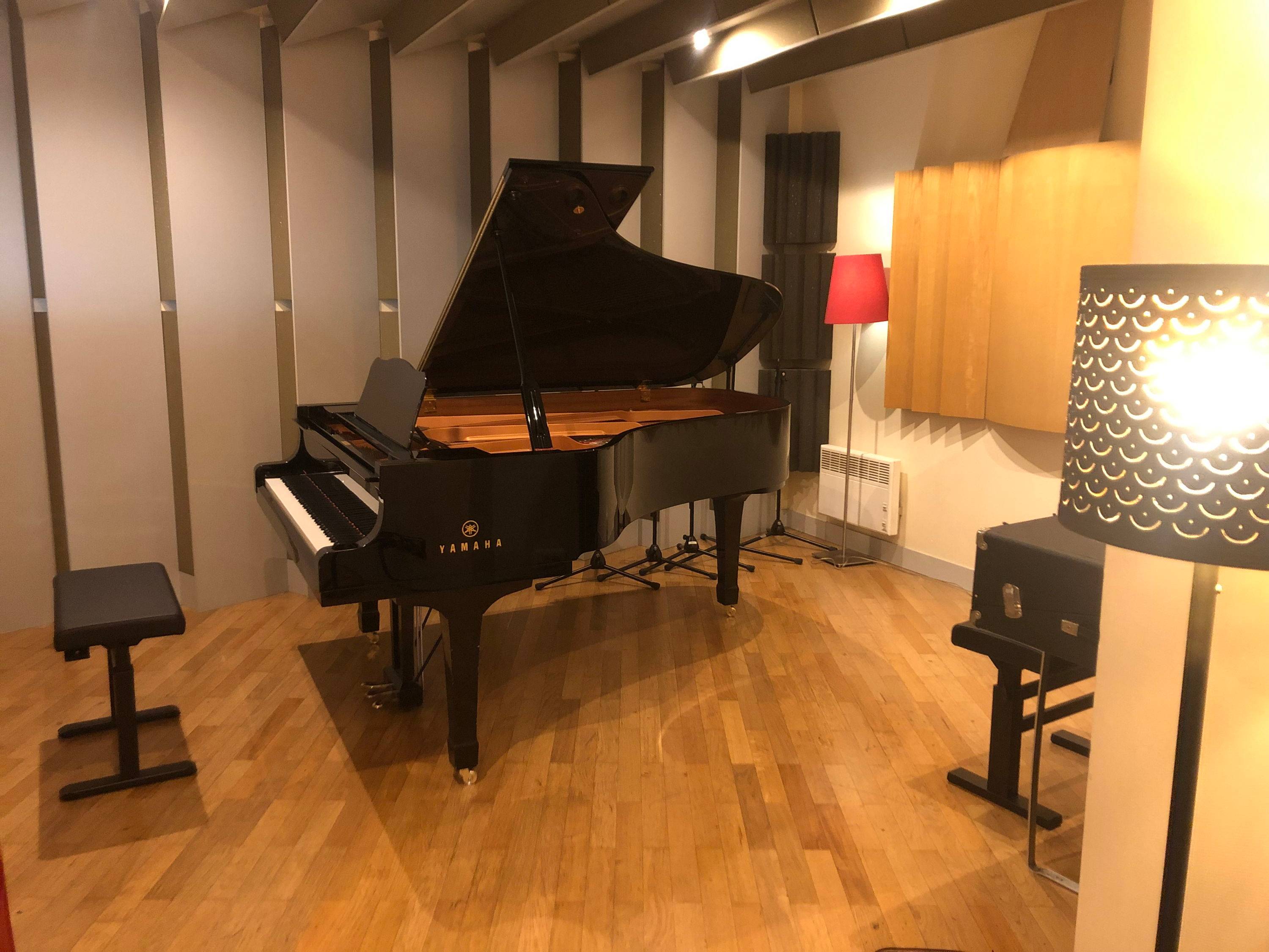 Piano à queue Yamaha C6