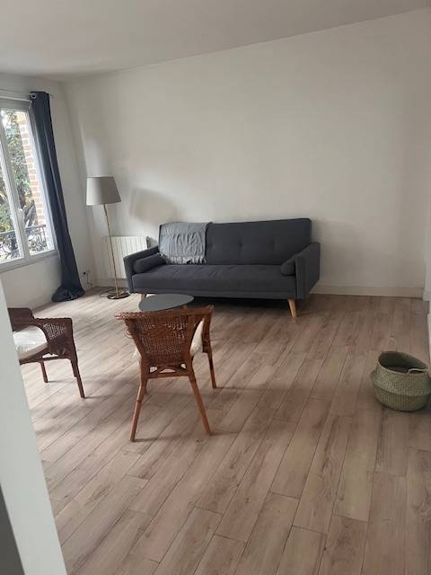 Loue appartement 3/4 pièces lumineux, idéalement situé au pied du métro