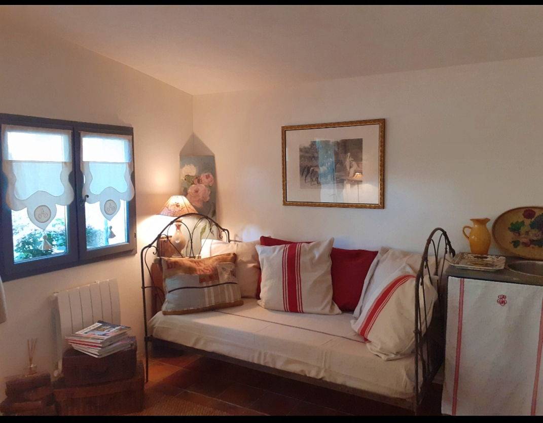 Loue 2 pièces à Aix-en-Provence (13) - 27m²