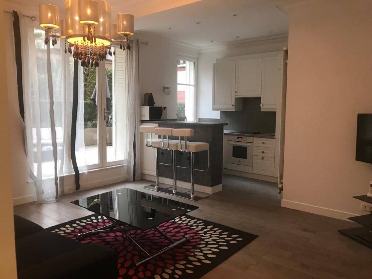 Loue appartement 55m² Neuilly-sur-Seine - 2 pièces terrasse St James