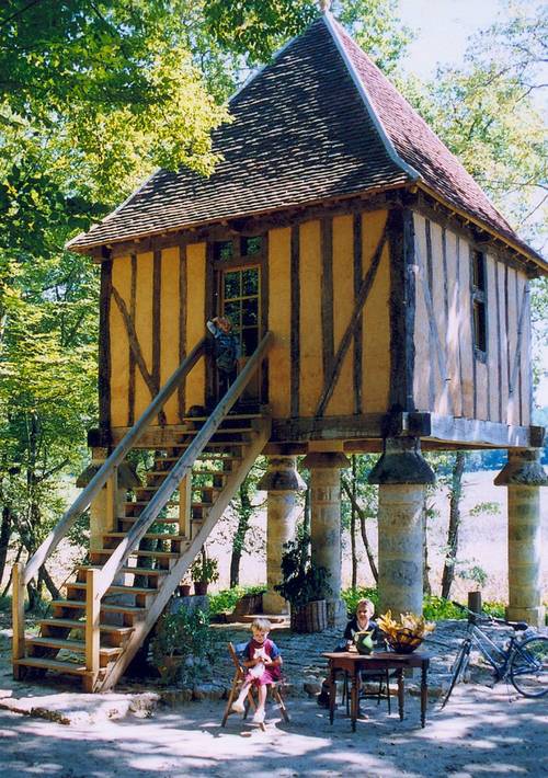 Loue Gîte le Pigeonnier en Périgord, grande piscine et bassin d’enfants, spa privatif, St Félix de Villadeix