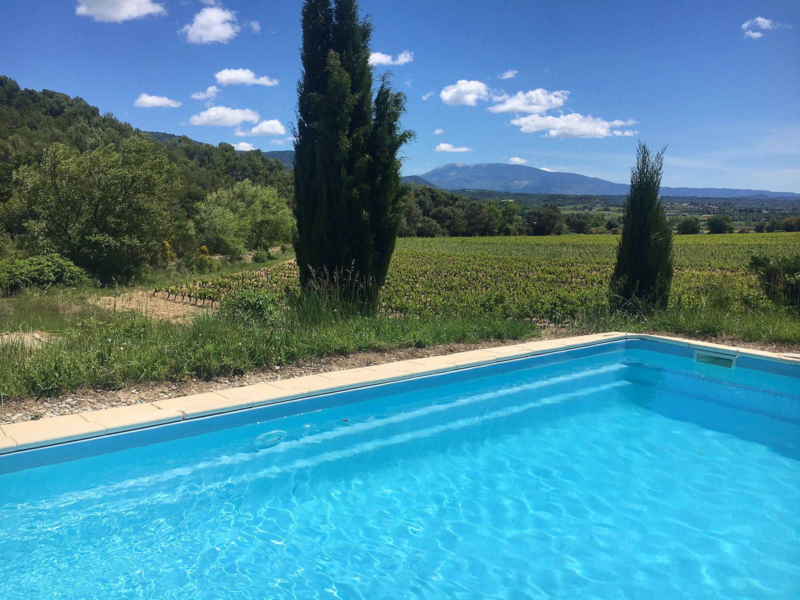 Loue mas avec piscine et vue sur le Ventoux - 8 couchages - 4 chambres - Vinsobres (26)