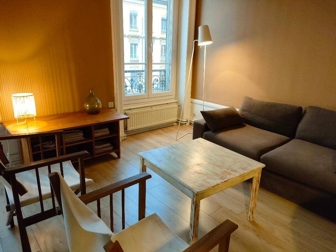 Propose Place dans colocation 65m² à Villeurbanne Charpennes (69)