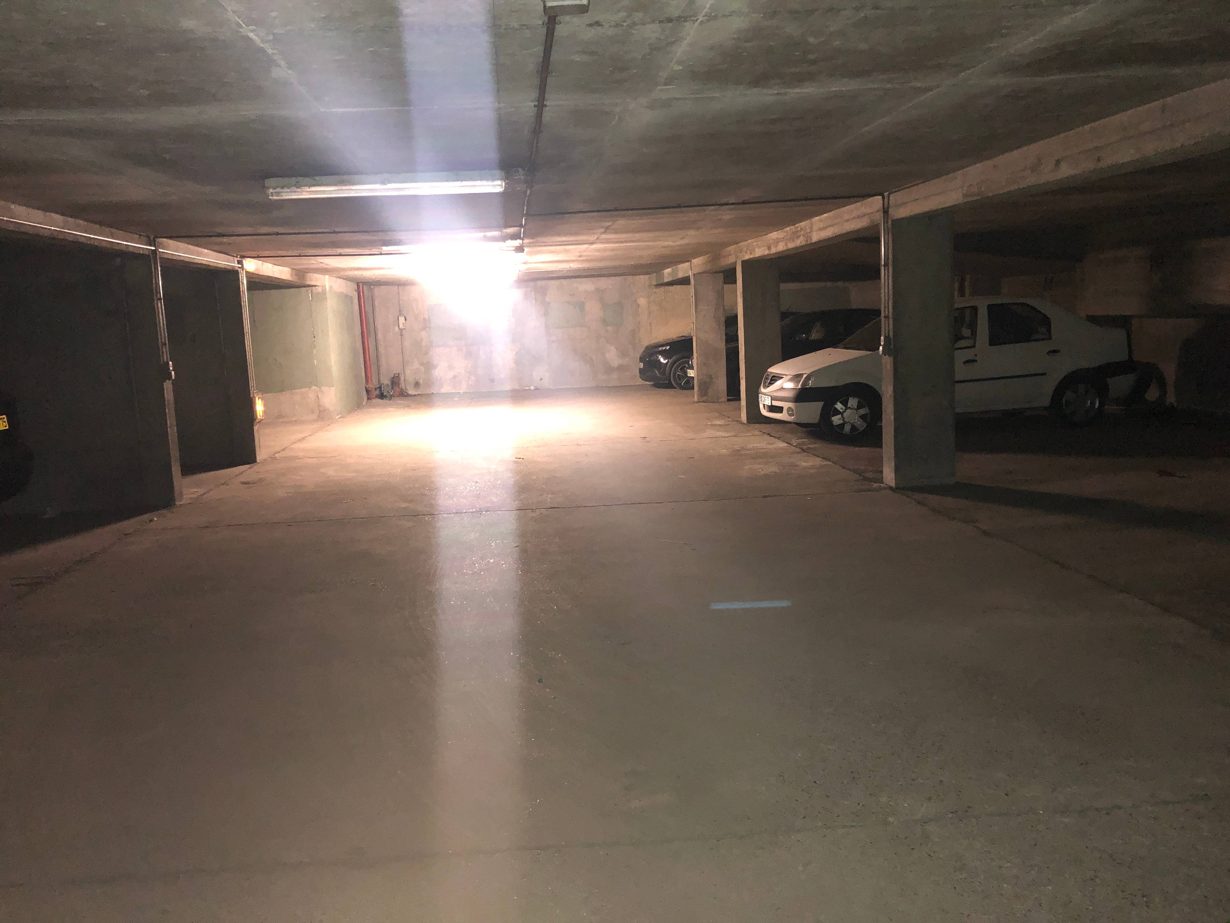 Place de parking - Paris 14ème - 12m²