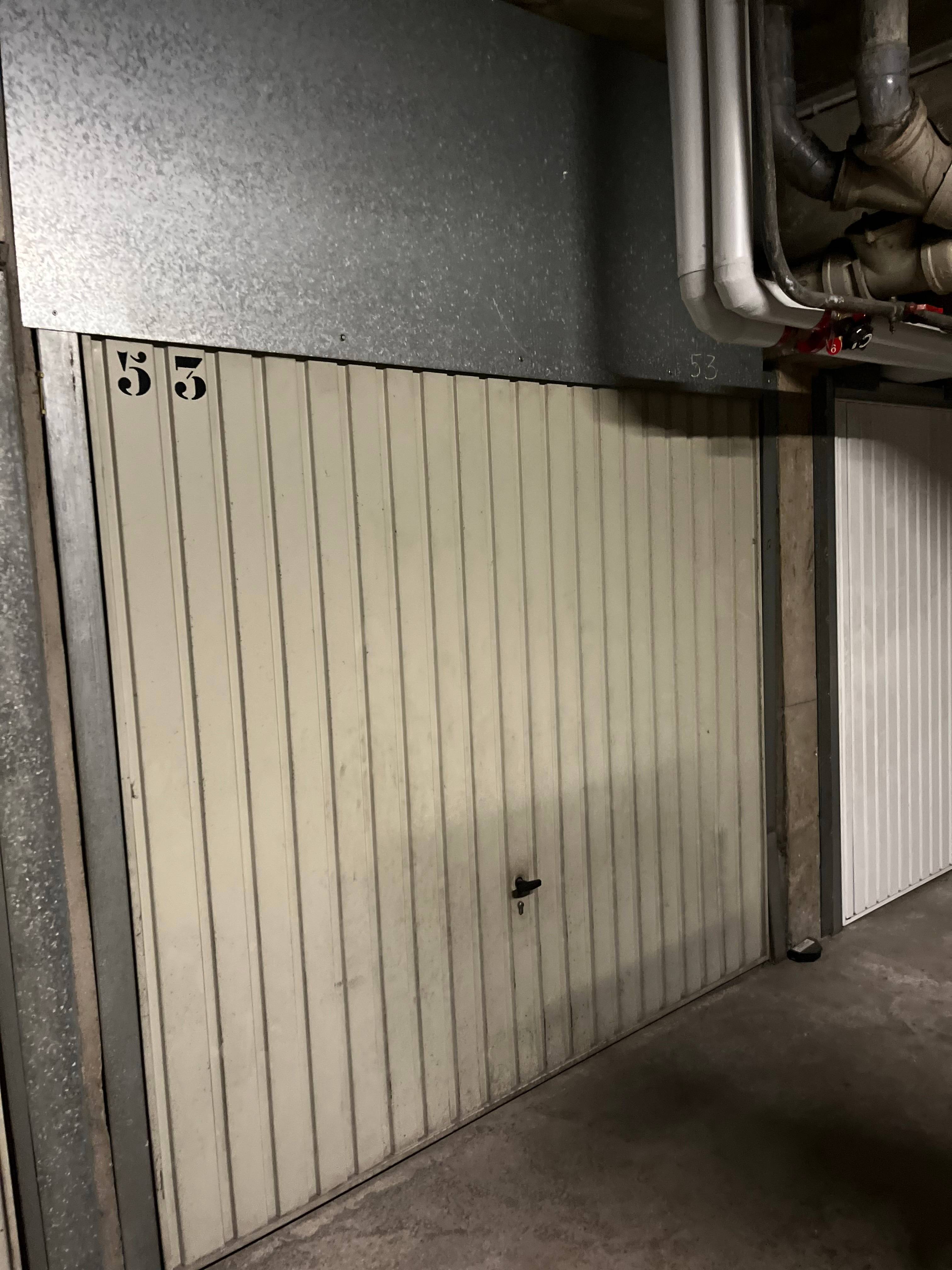 Loue Place de Parking / Box - 9m², Paris 20ème