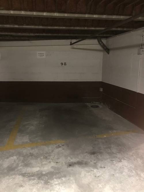Loue parking 8m²