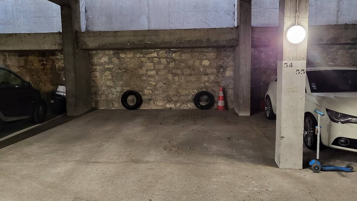 Loue place de parking à Boulogne-Billancourt Nord - 12m²