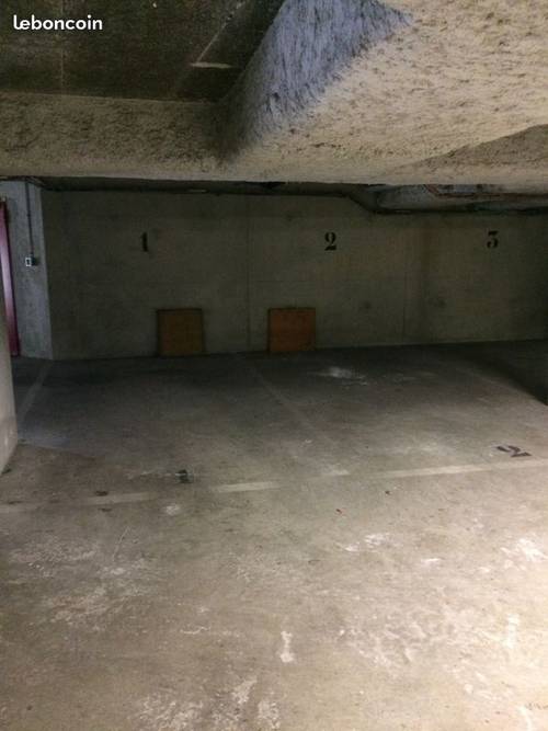 Loue parking 18m²