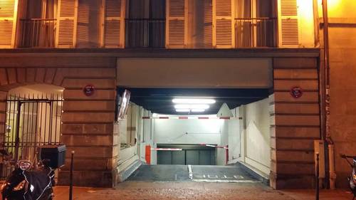 Loue place de Parking pour moto-Rue des Haudriettes (75003)
