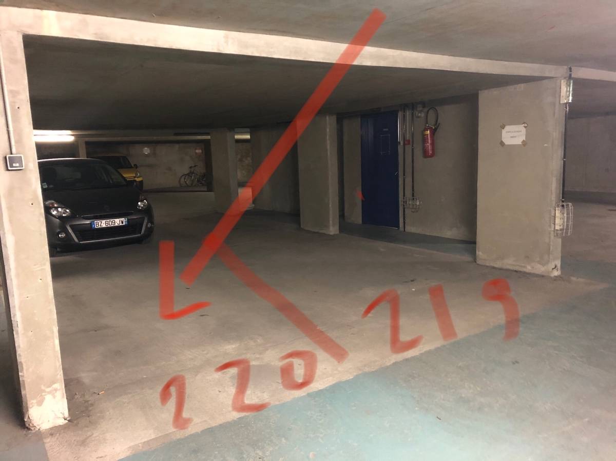 Loue Place de Parking, Paris 13ème / Bibliothèque FM