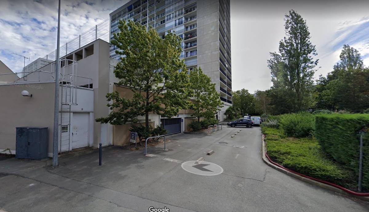 Loue Place de parking souterrain centre-ville d’Angers - 12m²