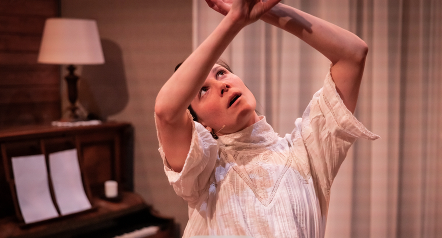 Vends 2 places au théâtre de l’Odéon pour la piece "Le passé", le 18 sept. Prix 32€ / place au lieu de 42€