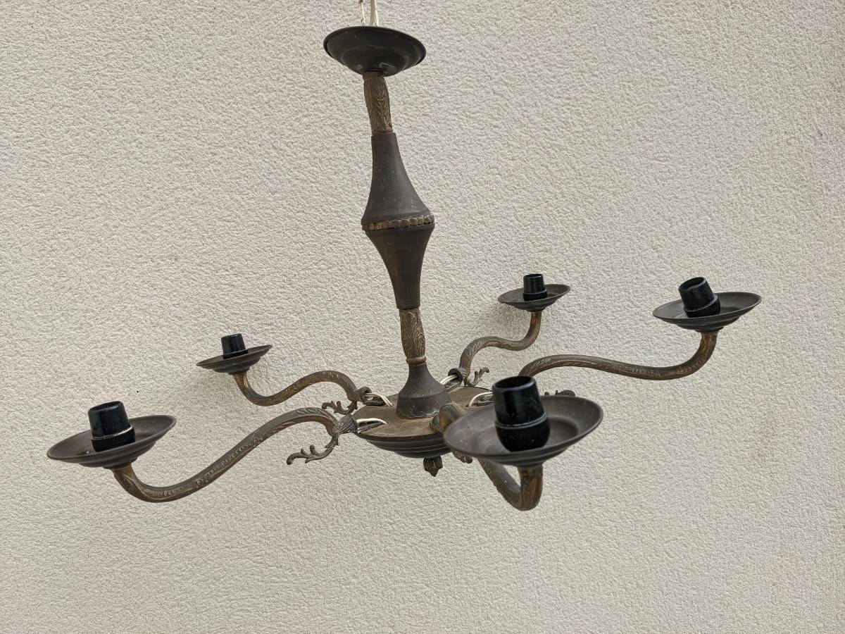 Plafonnier ou lustre en métal 5 blanches