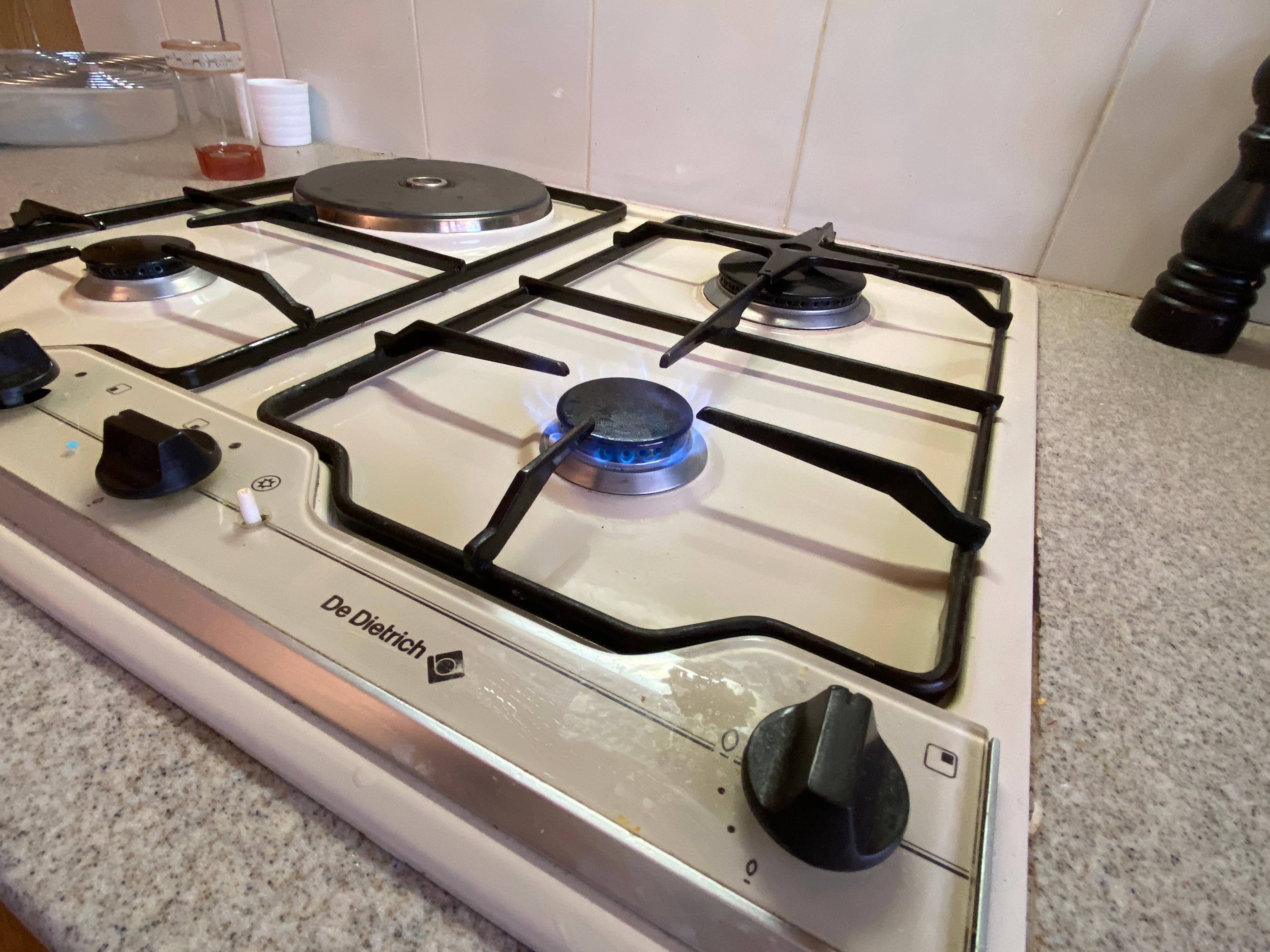 Plaque de cuisson mixte gaz/électrique De Dietrich 4 feux on Gens
