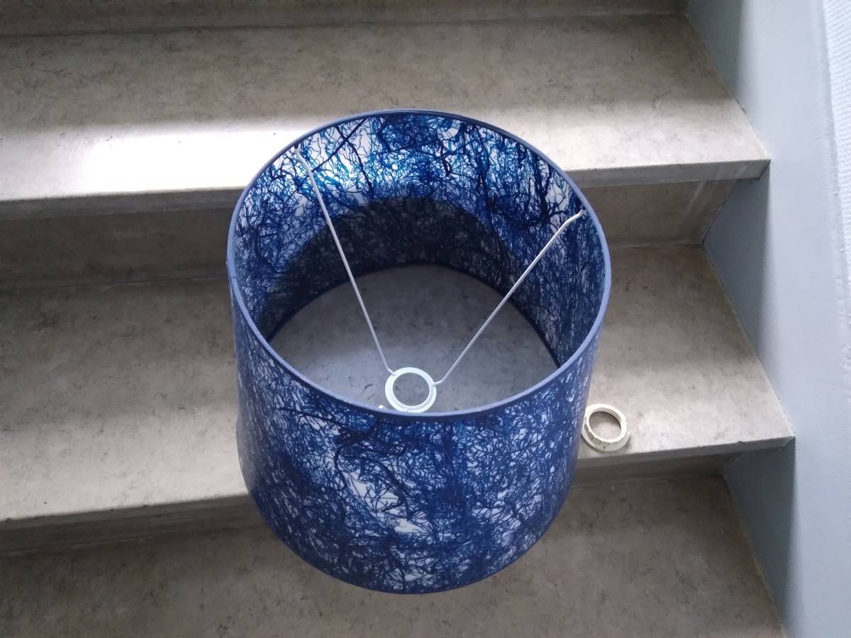 Abat-jour bleu (plastifié)