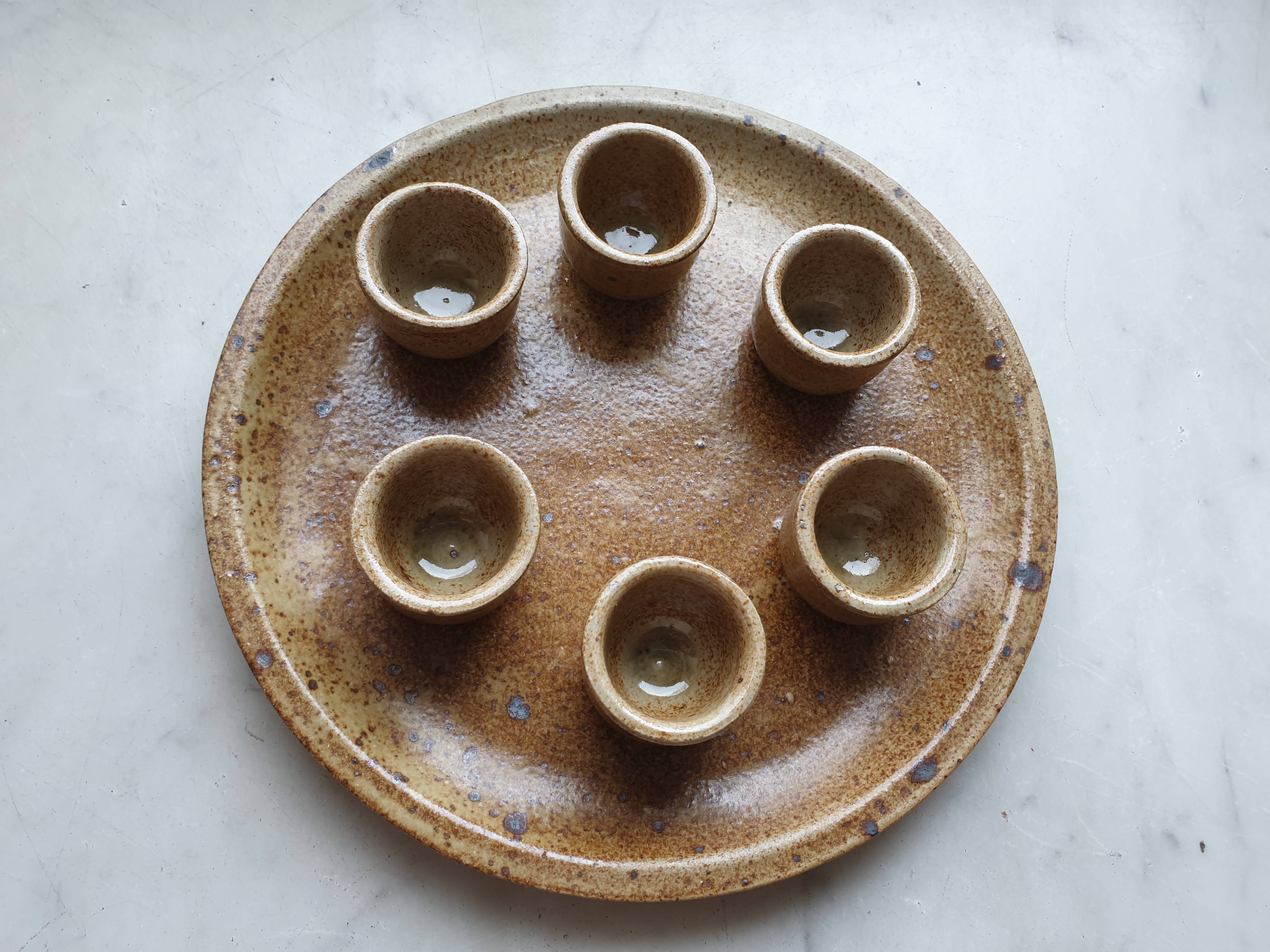 2 plats à escargots en grès neuf