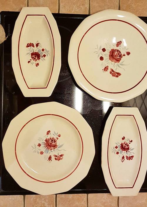 Plats de service vintage Badonviller