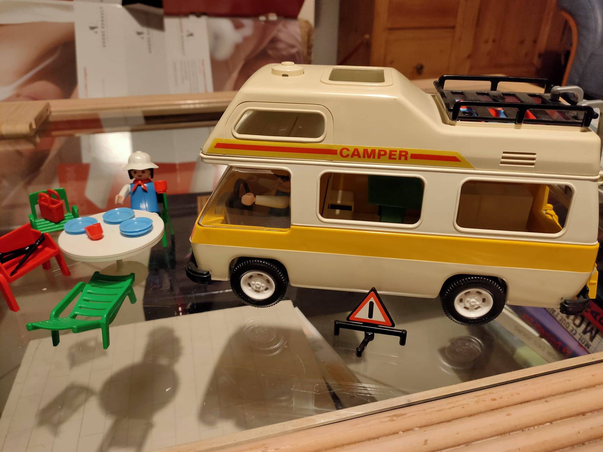 Playmobil campingcar Camper vintage on Gens de Confiance