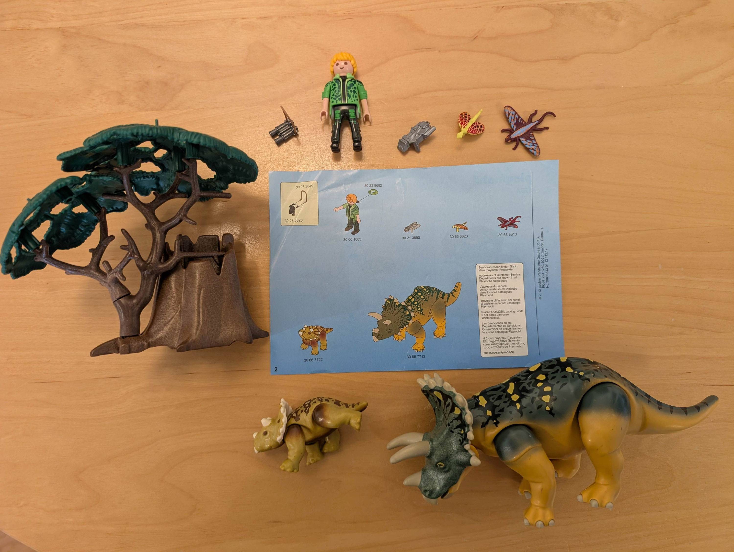 Playmobil 5234 Tricératops et Son Petit dinosaure avec Arbre COMPLET