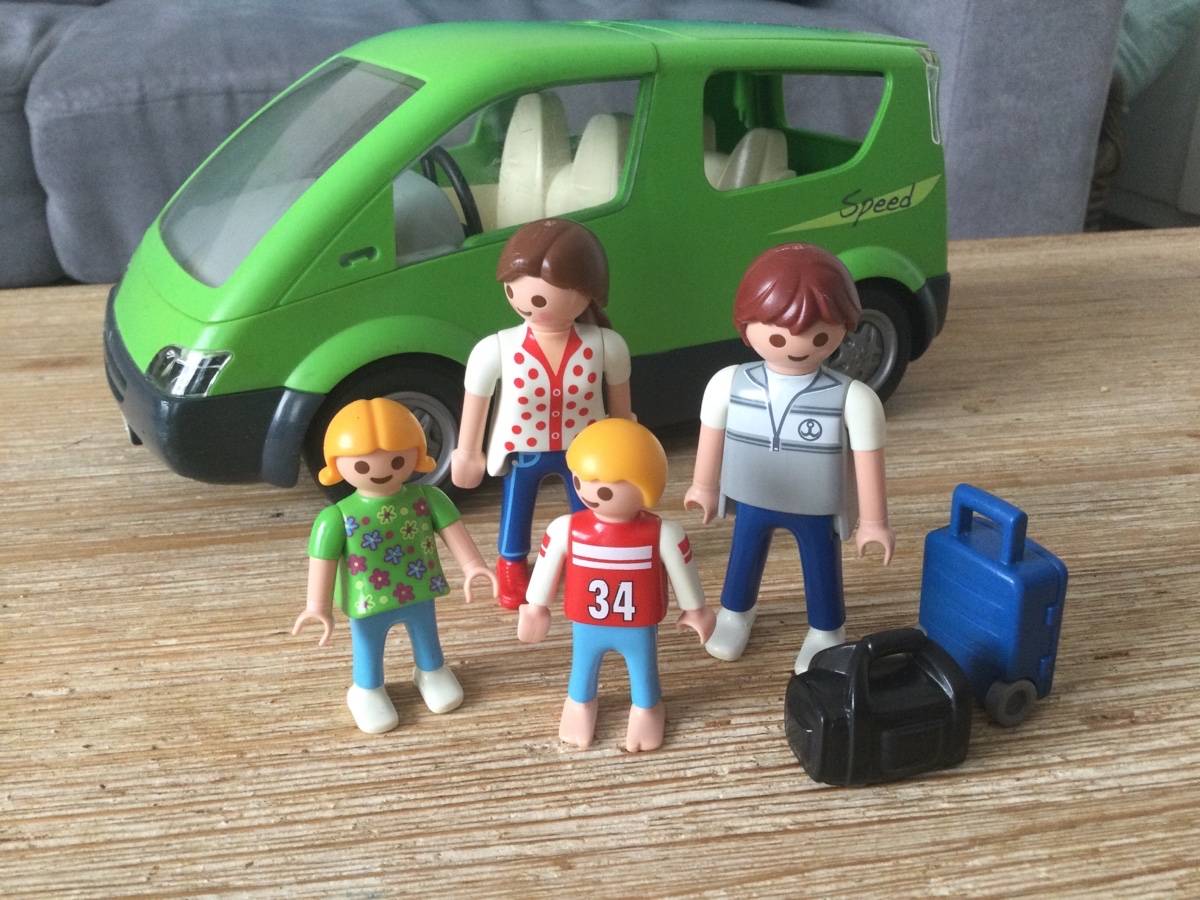 Playmobil voiture familiale et ses prsonnages