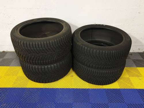 4 pneus hiver BMW X5 Yokohama 275-40 R21 et 315-35 R21