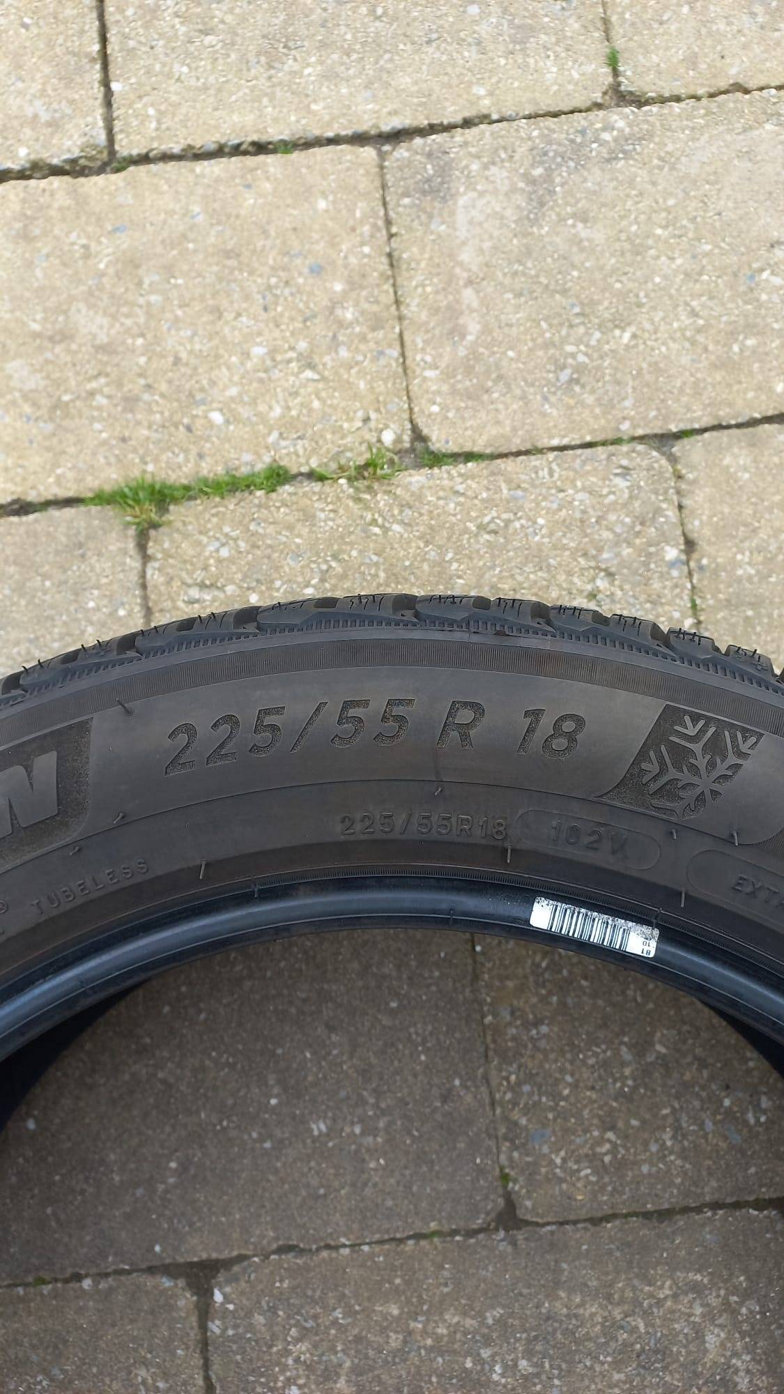 4 pneus neige Michelin Pilot Alpin 225 55 R18 état impeccable