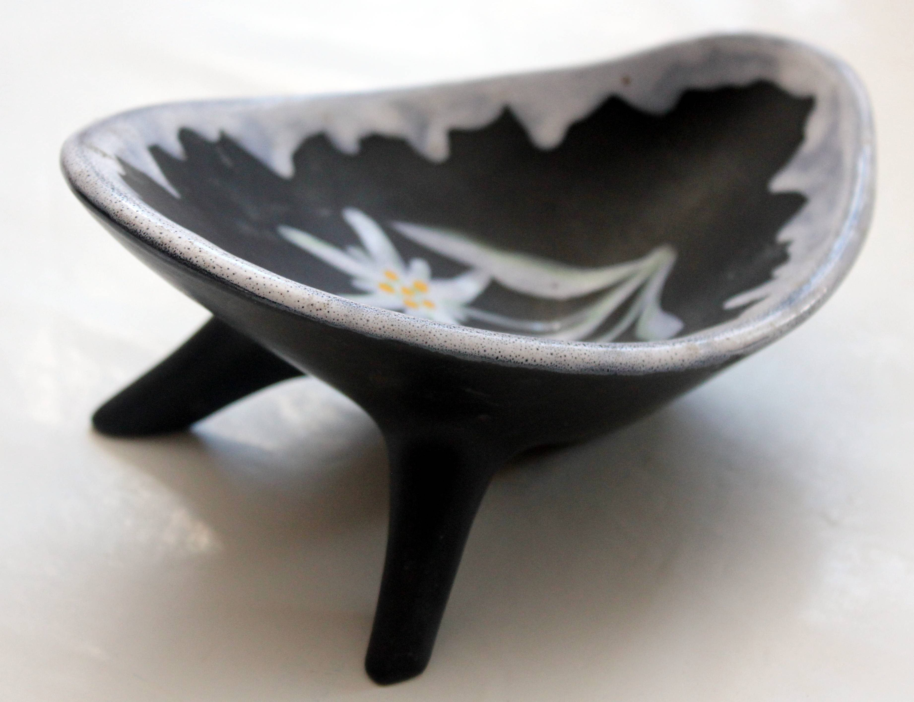 Vide-poche céramique Edelweiss signé Gabriel Fourmaintraux 1950