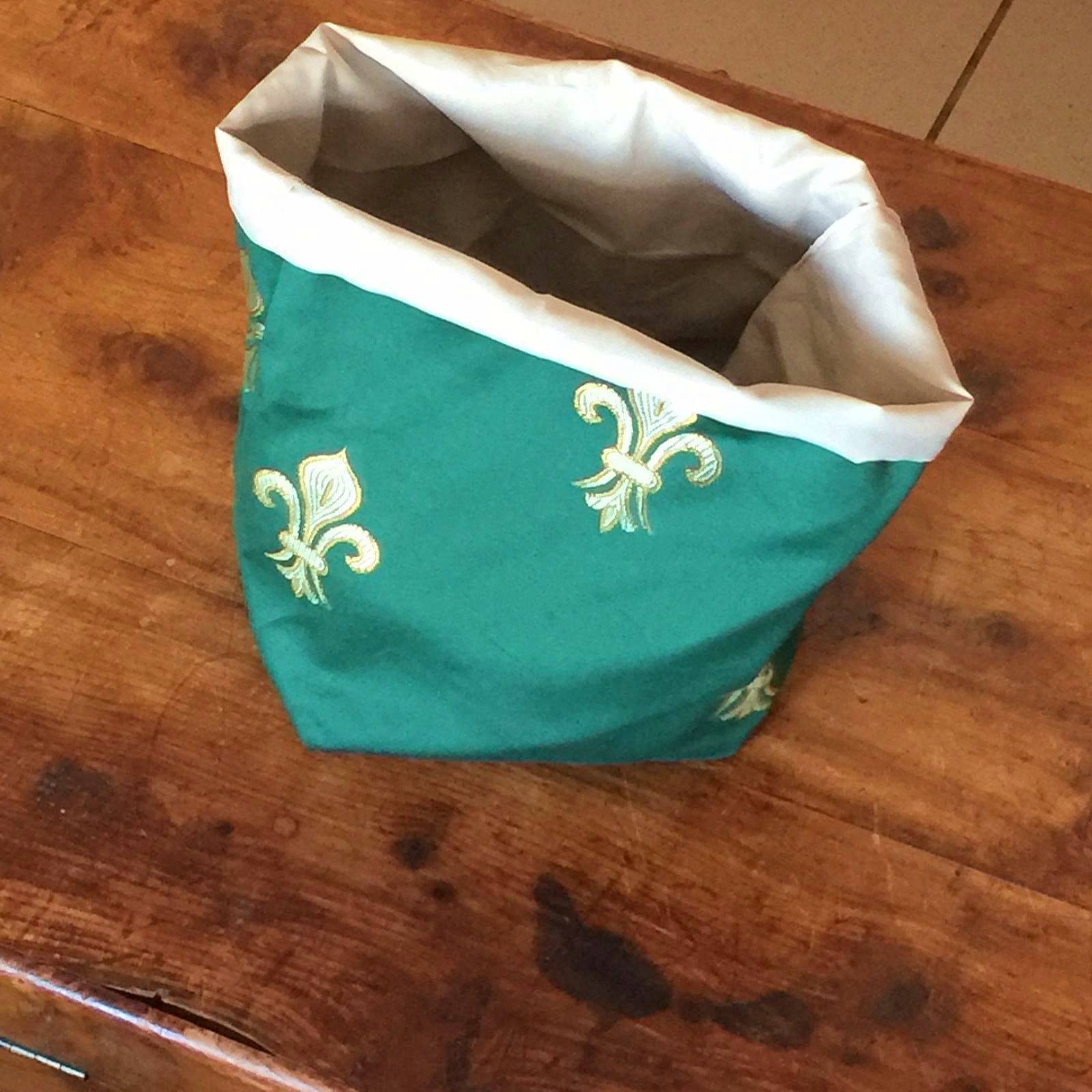 Vide-poche vert doublure beige