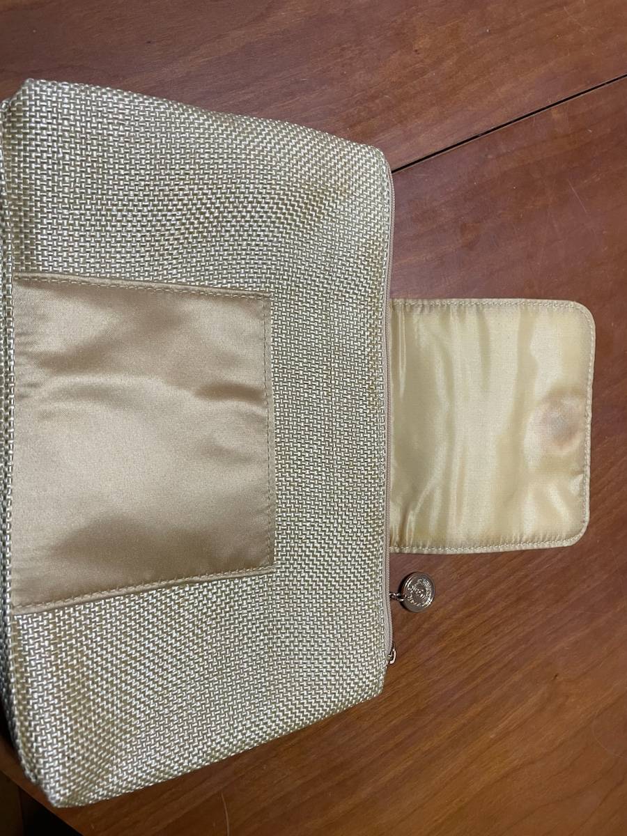 Pochette dorée