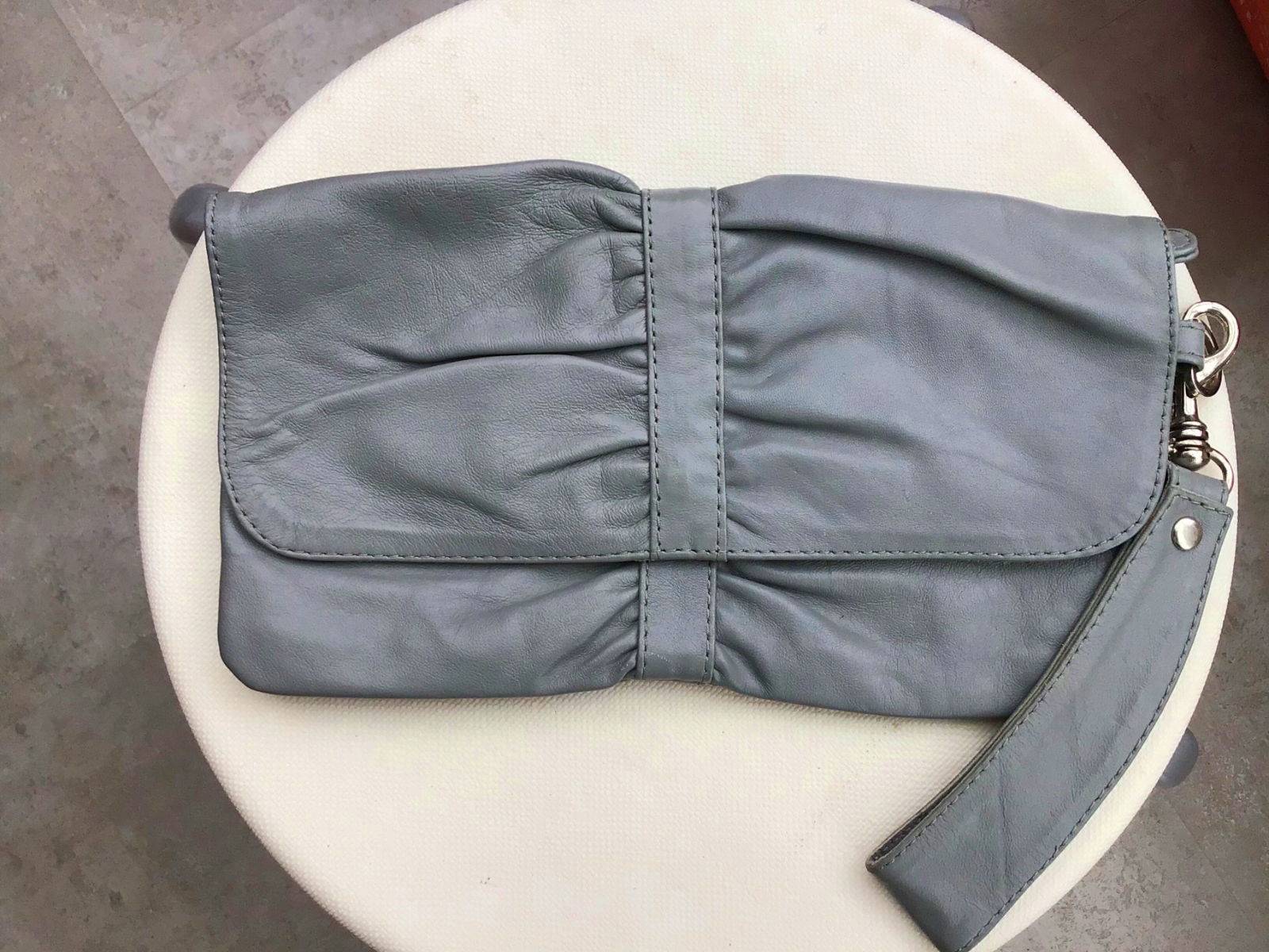 Pochette cuir grise Petite Mendigote