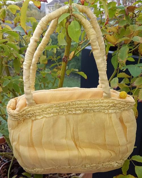 Vends sac, pochette jaune, 100 % soie, Roshanara Paris