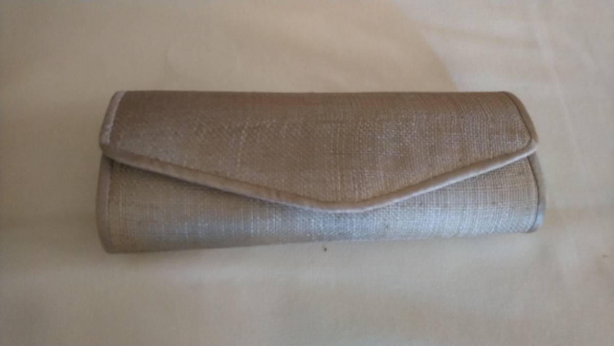 Pochette Mariage ou Cérémonie Argentée ou gris-beige état Neuf