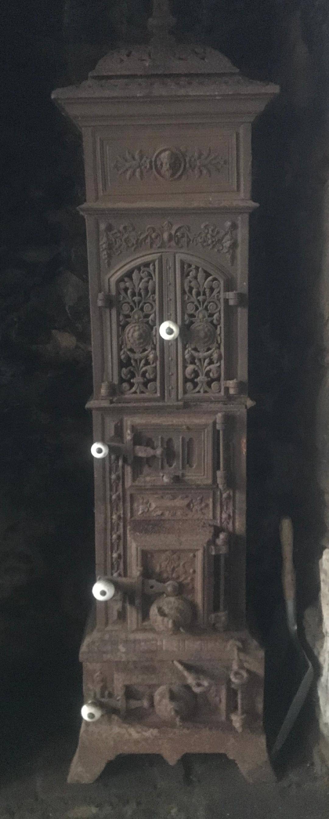 Poêle ancien