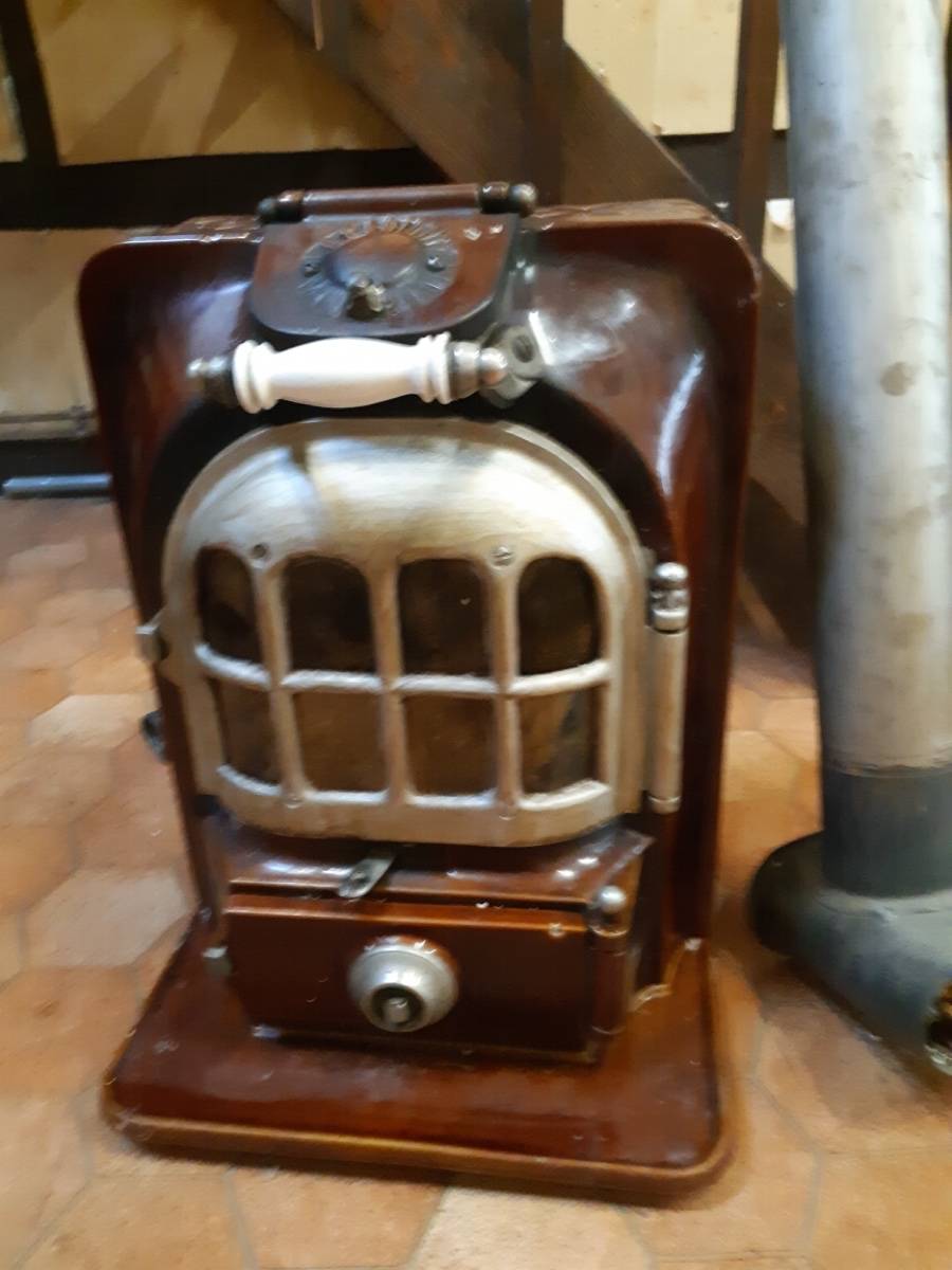 Poêle à bois et à charbon vintage sur Gens de