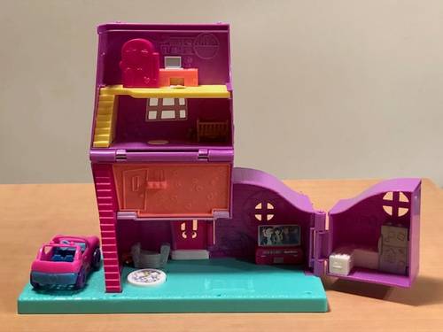 Vends Polly Pocket 2018 - Pollyville - maison violette avec personnages et voiture