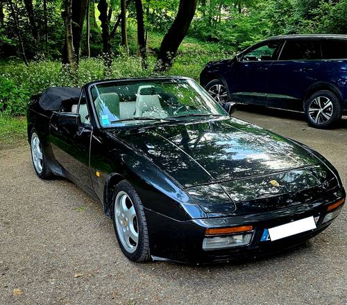 Porsche 944 S2