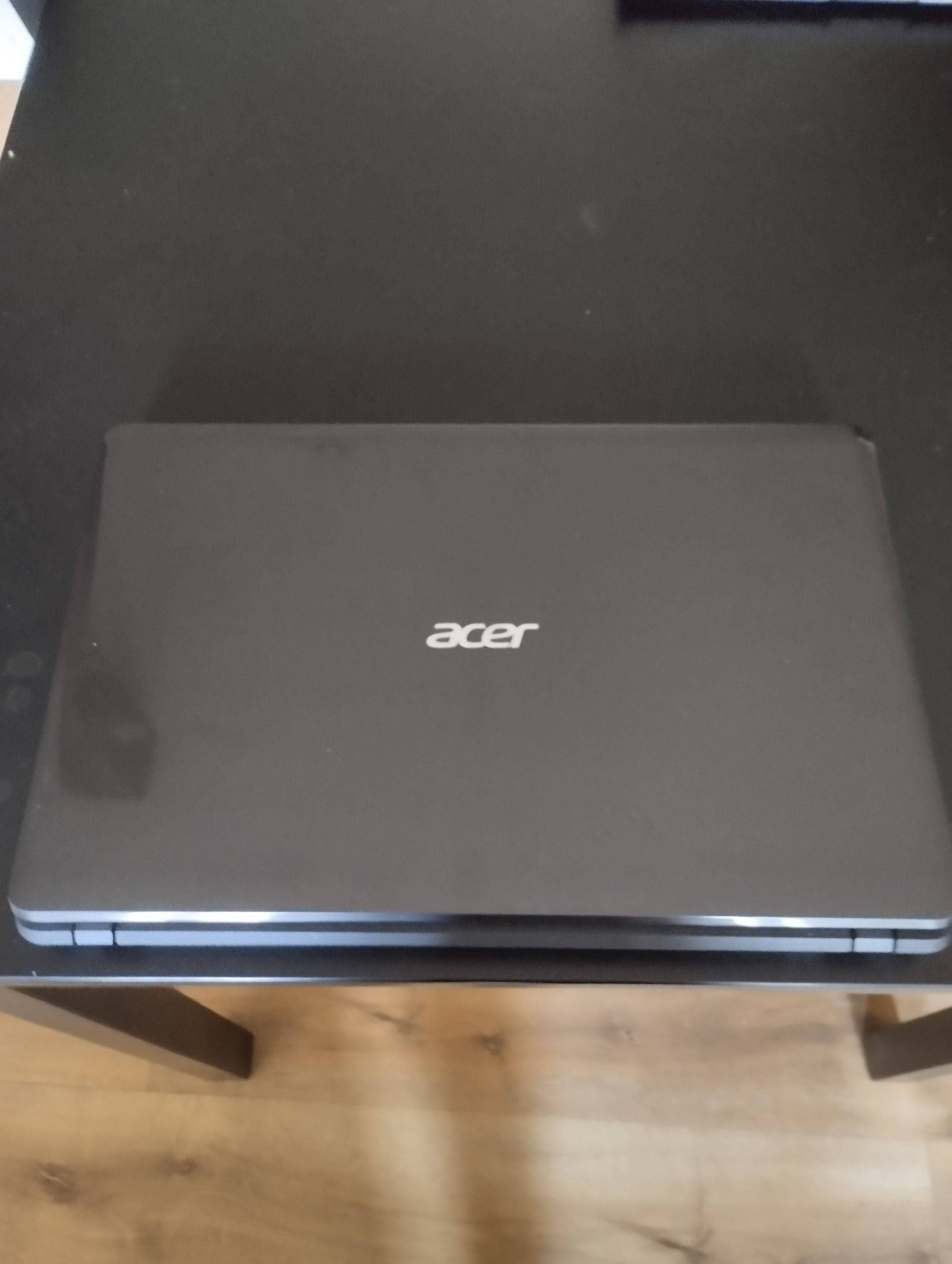 Pc portable Acer aspire 17.5pièces