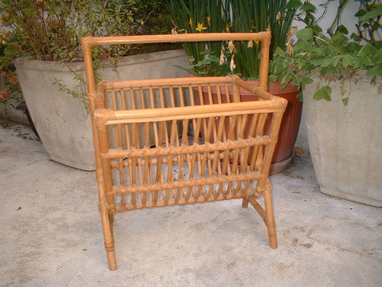 Porte revues manille rotin vintage années 1960 1970