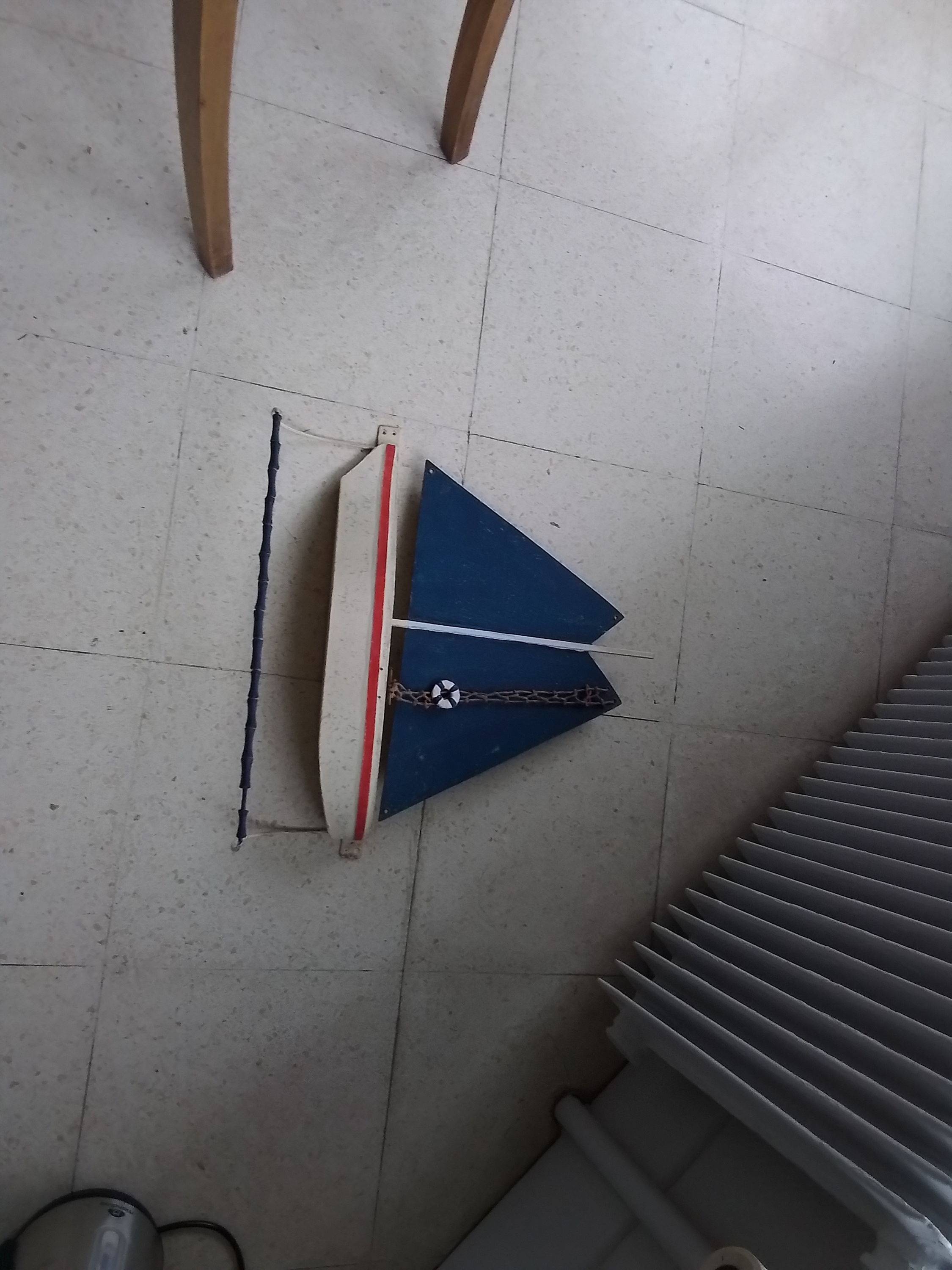 Vends porte-serviette en forme de bateau
