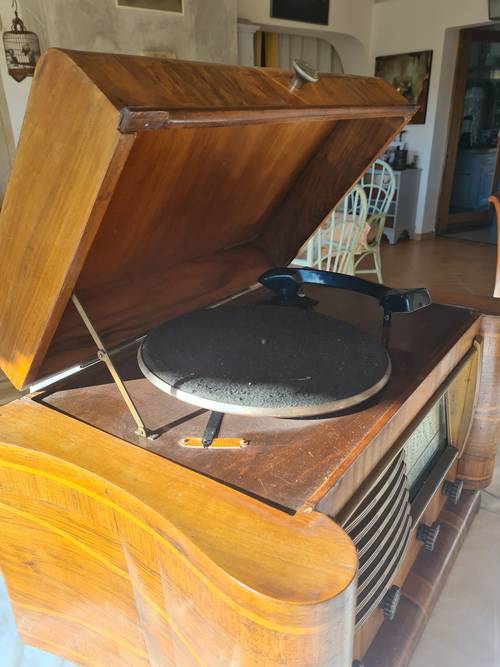 Poste de radio à lampes et toune disque