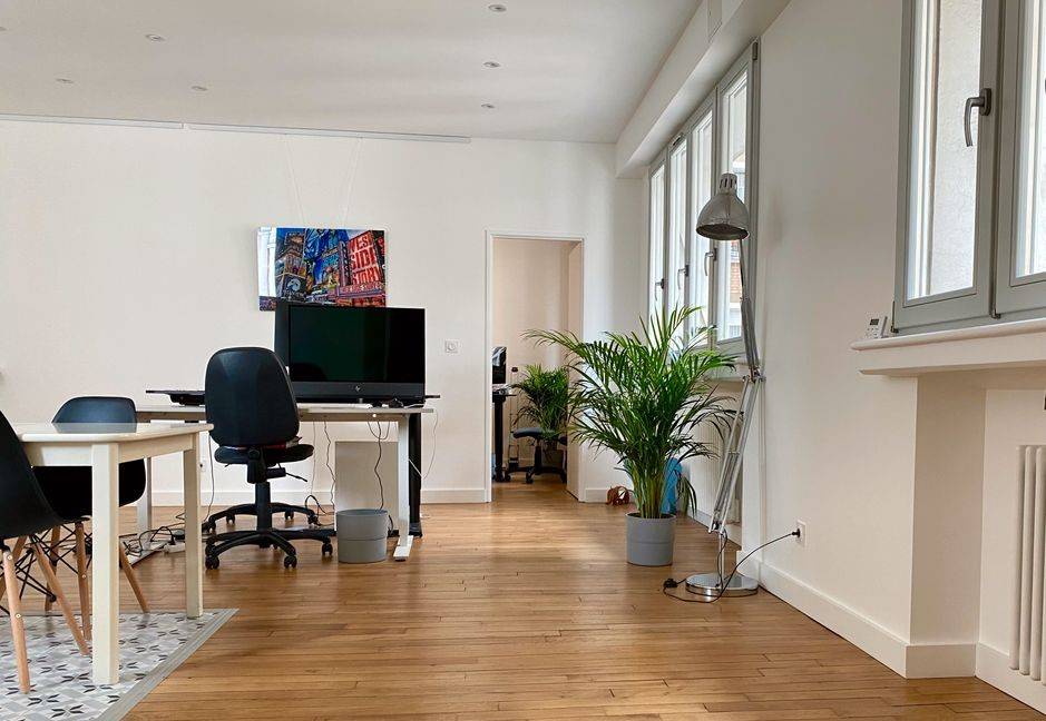 Loue appartement 52m² Paris 6ème - Poste bureau partagé cosy