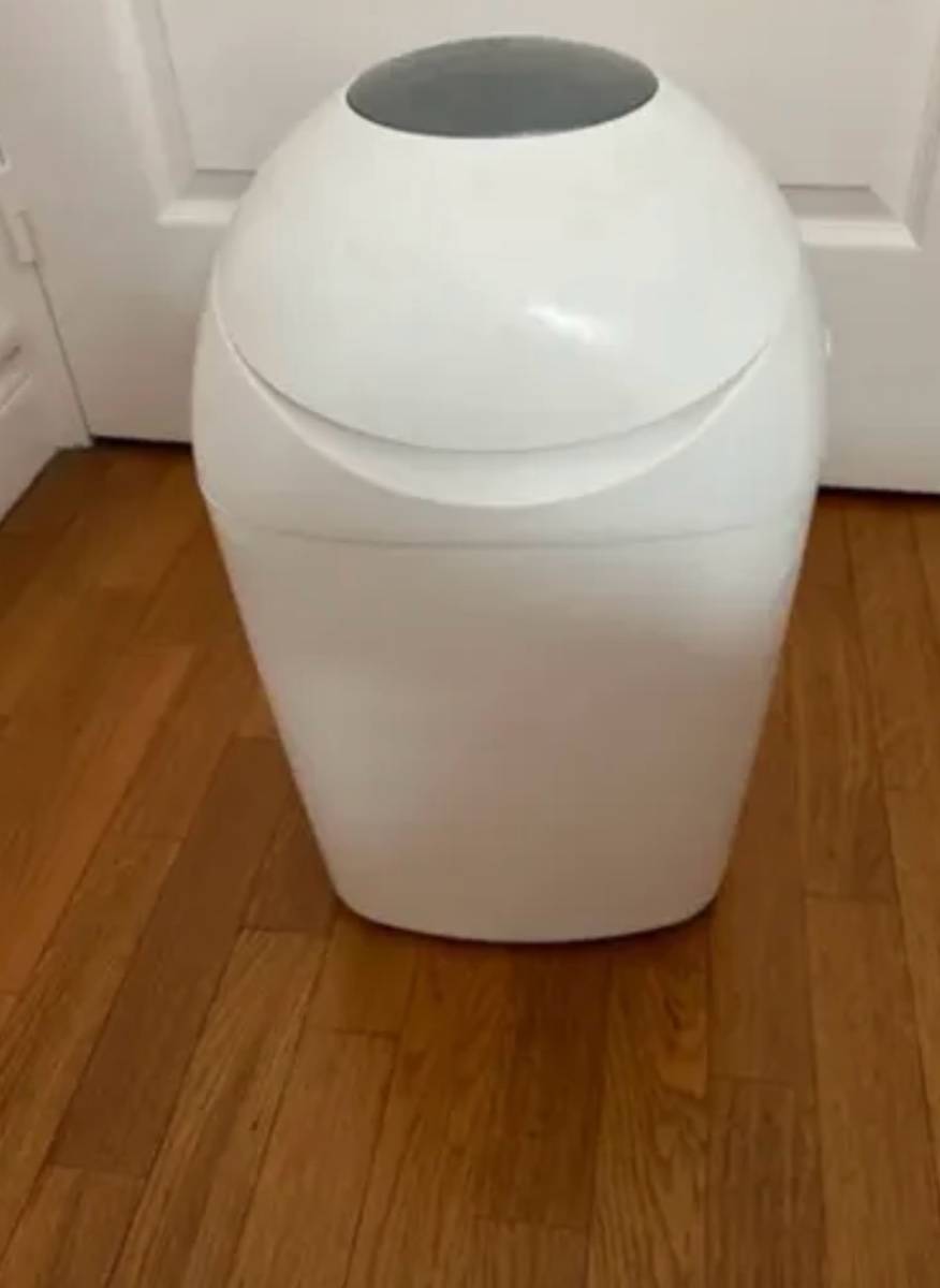 Poubelle à couches