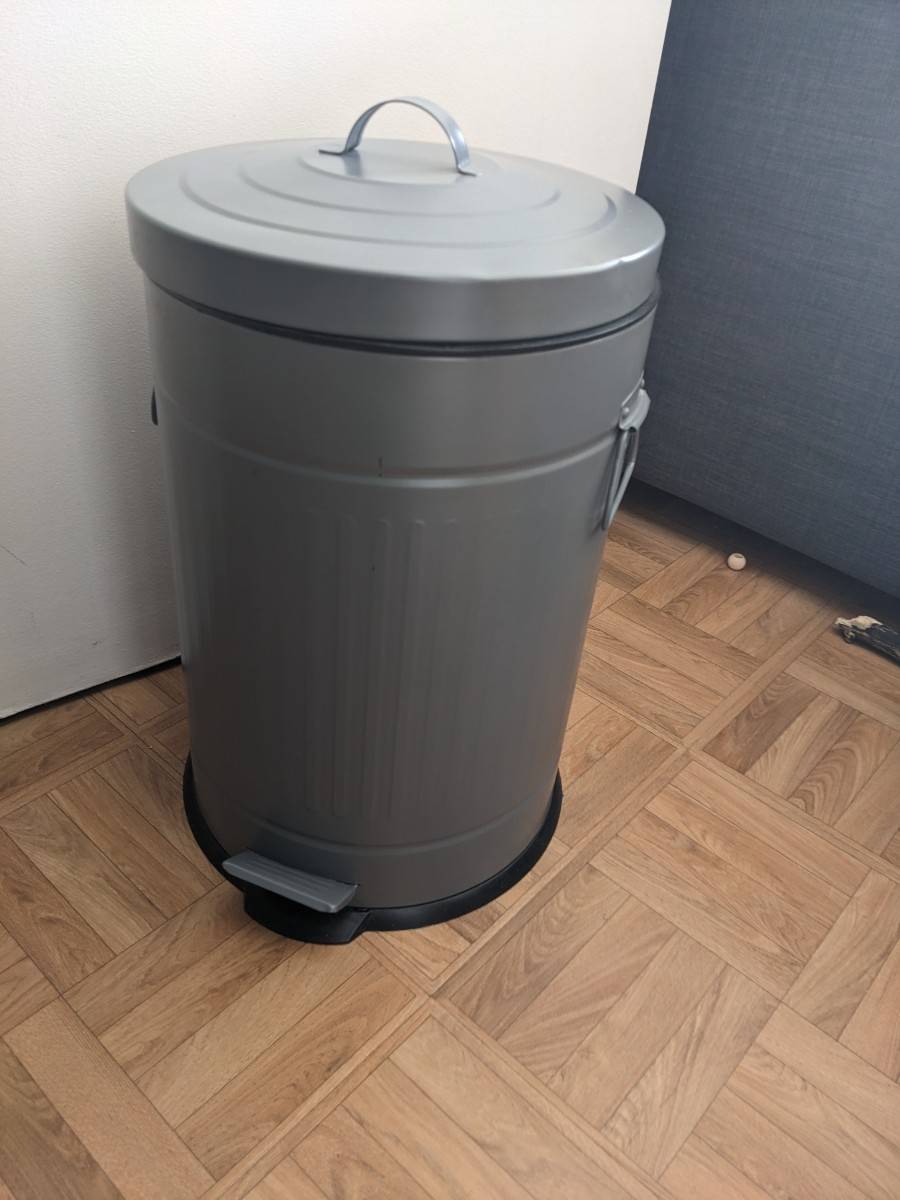 Poubelle style rétro environ 20L grise