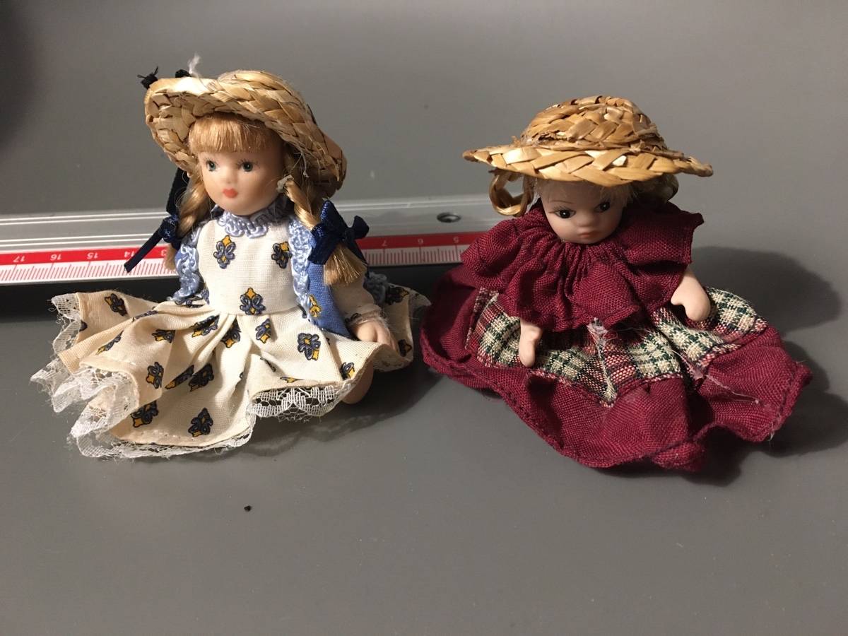 Poupées miniatures vintages
