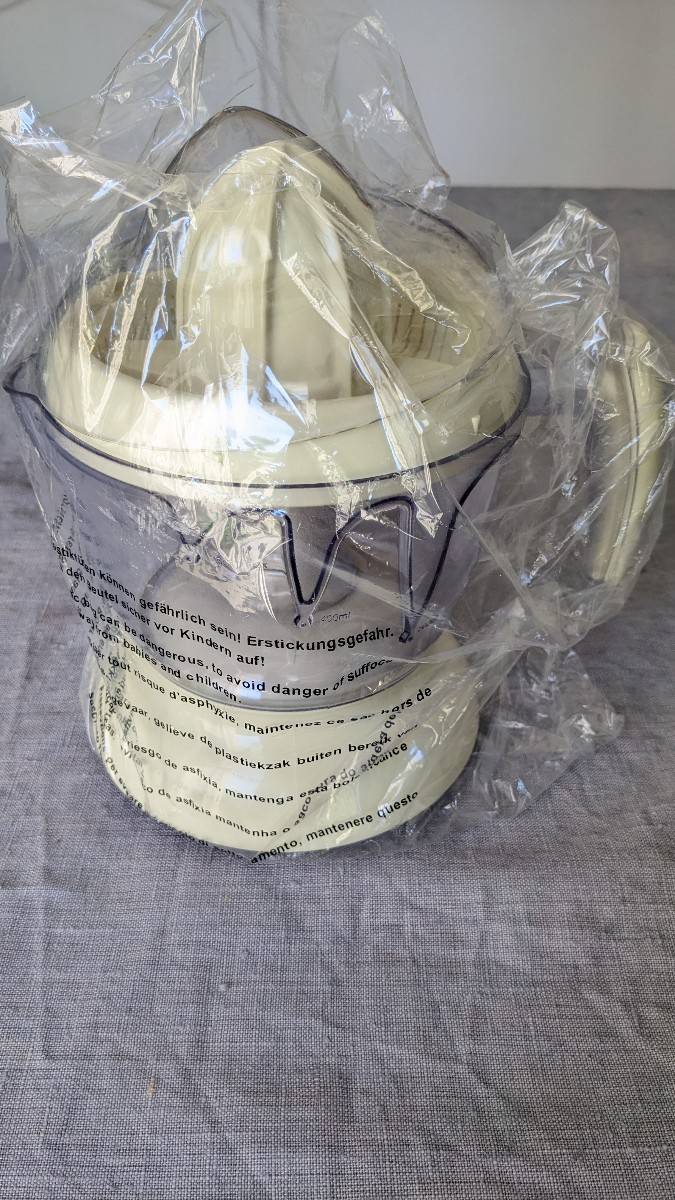 Presse agrumes NEUF pour orange. Citron. Pamplemousse