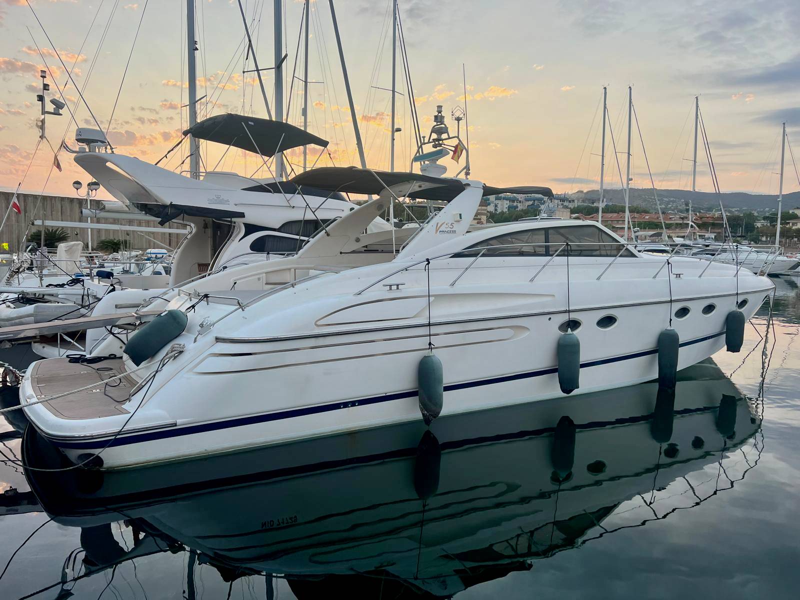 Vends Princess V55 de 1997 – Pavillon Français, TVA payée